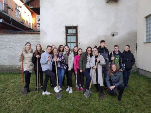 IMG-01fb8e18dcd25c1b90119457d3f98774-V