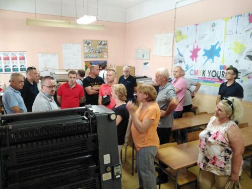 IMG-657a026a966cc80856d416d2fae76d4e-V