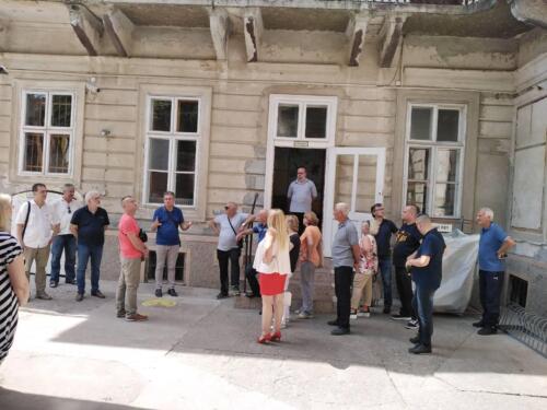 IMG-ef0ed07d5ff6f7e739311beacfa38bb5-V